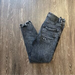 Women’s Zara Size 30 Black Straight Leg  Skinny Jeans Distressed Frayed Hem